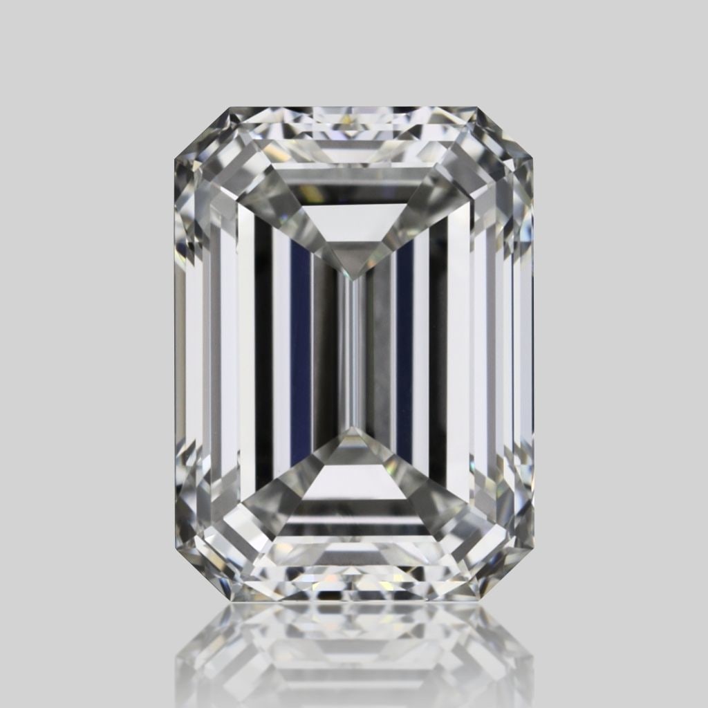 GIA Emerald 0.73ct F VVS1 - Loose Natural Diamond: GIA Emerald 0.73ct F VVS1 - Loose Natural Diamond 0.73ct GIA Emerald cut diamond with exceptional clarity (VVS1) and polish (EX), showcasing its natural beauty in a loose state, perfect for those