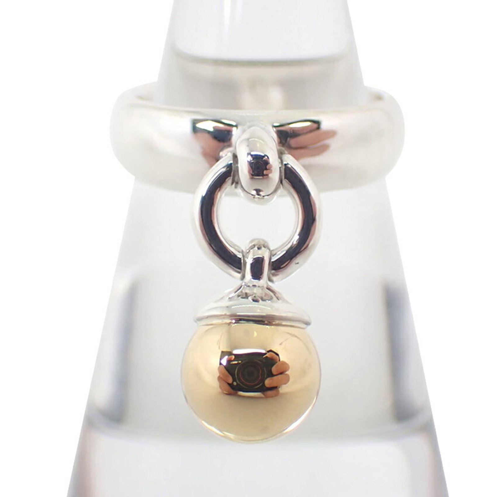 Tiffany Band Ring Sterling Silver 925 Gold Yellow 18K: Tiffany Band Ring Sterling Silver 925 Gold Yellow 18K Sterling silver and yellow gold (18K) come together in this elegant band ring from Tiffany, designed to add a touch of sophistication to any outfi