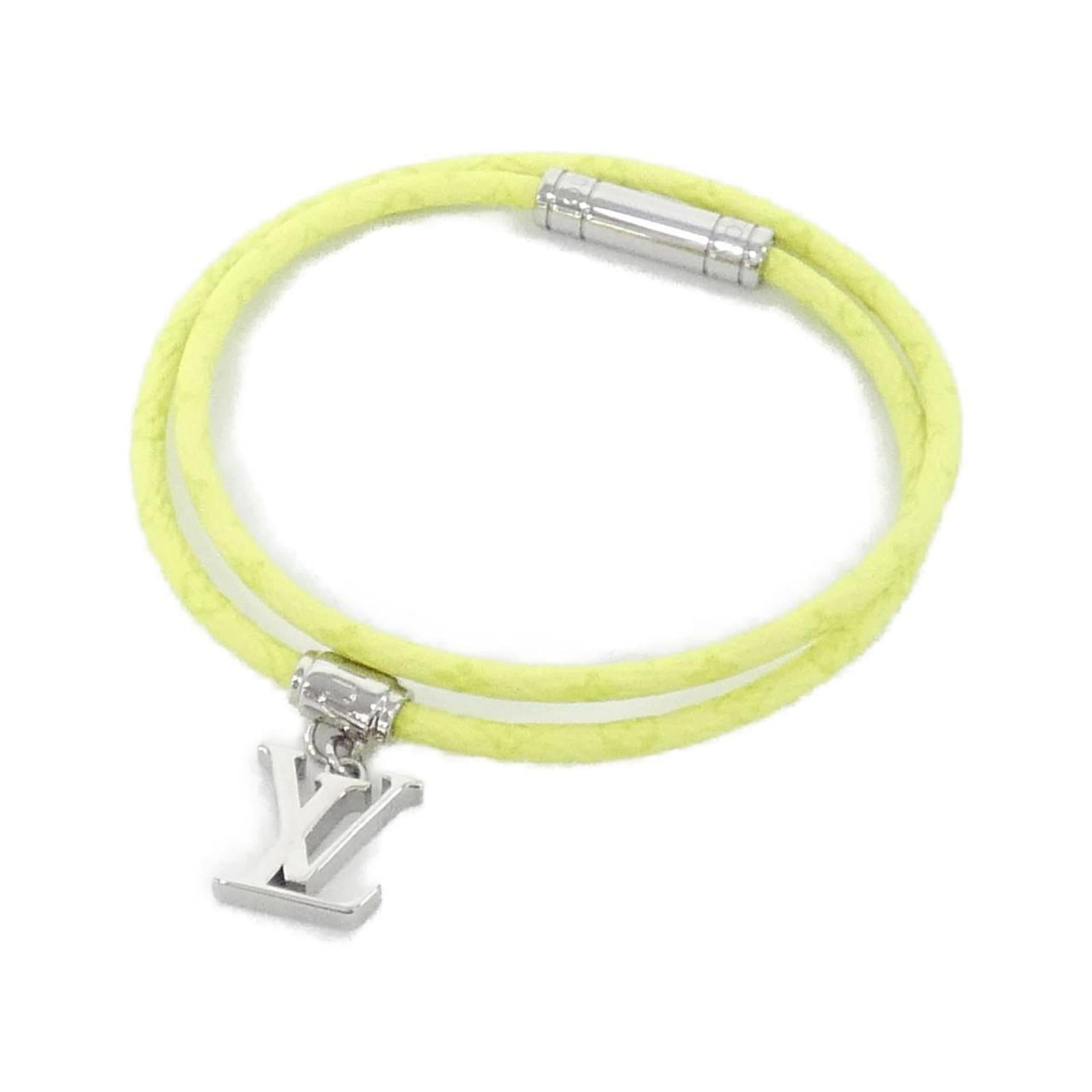 Louis Vuitton bracelet with charm: Louis Vuitton bracelet with charm Citron and Jaune hues come together in this Louis Vuitton charm bracelet, measuring 42.5cm in length. The M8972D model boasts a classic design with a signature