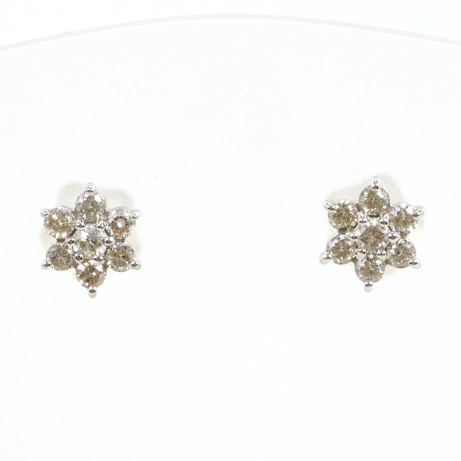 Platinum stud earrings unbranded (1 of 4)