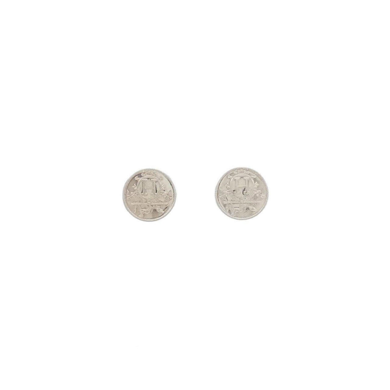 Hermes Stud Silver 925 Earrings: Hermes Stud Silver 925 Earrings Silver 925 stud earrings from Hermes, presented in a luxurious box. These elegant accessories feature the iconic brand's signature style and craftsmanship. A beautiful 