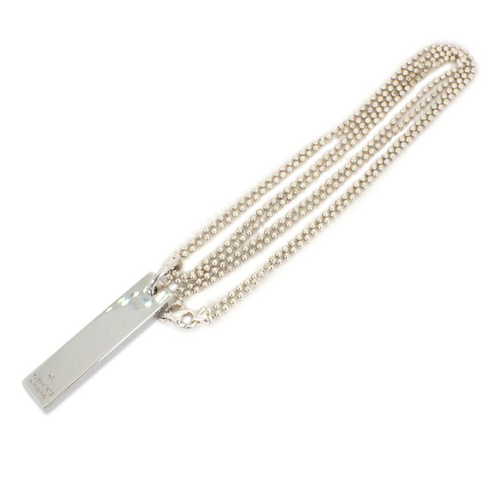 Chain Double Ball Gucci 925: Chain Double Ball Gucci 925 Sterling silver 925 Chain Double Ball Necklace from Gucci features a pendant size of 42.8mm x 9.9mm, with a chain circumference of 51.5 cm / 20.27''. The necklace boasts a 