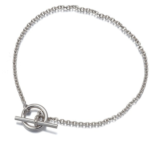 Hermes Chain Gold Glenan Echappee Bracelet 18K White: Hermes Chain Gold Glenan Echappee Bracelet 18K White 18k White Gold Chain Glenan Echappee Bracelet from Hermes. This elegant bracelet features a chain design with no main stone, showcasing the beauty 