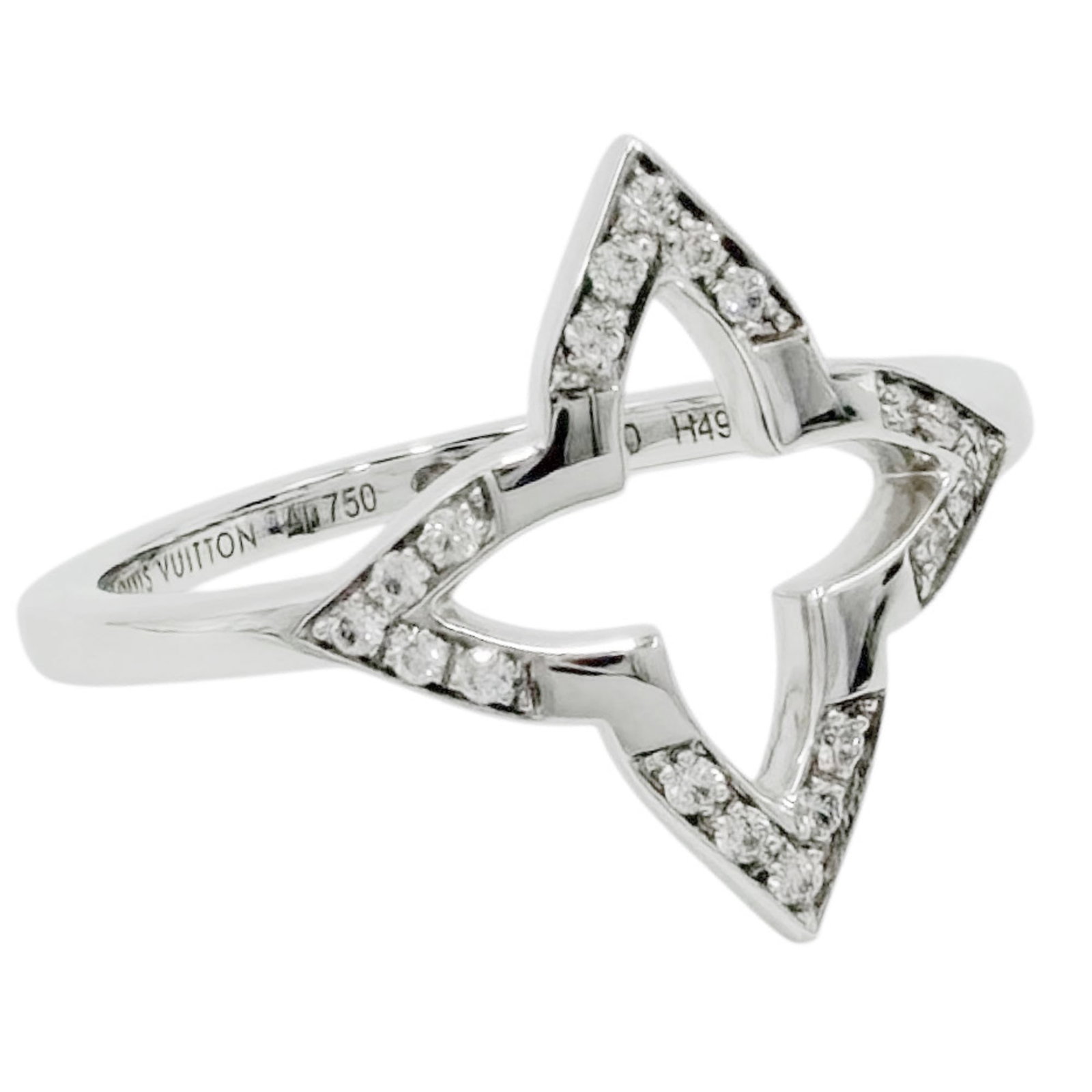 Louis Vuitton Band Ring White Gold (18K): Louis Vuitton Band Ring White Gold (18K) White gold (18K) band ring from Louis Vuitton, featuring a diamond weighing 0.07 carats. This elegant piece boasts a classic design with a subtle touch of luxu