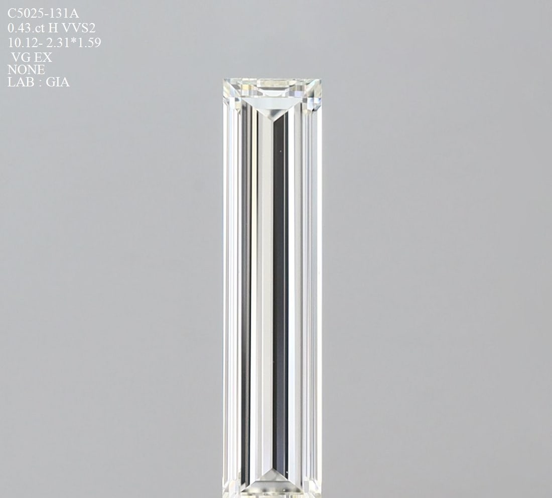 GIA Baguette 0.43ct H VVS2 - Loose Natural Diamond: GIA Baguette 0.43ct H VVS2 - Loose Natural Diamond GIA certified, this loose natural diamond boasts exceptional clarity with a VVS2 grade and vibrant color. Its impressive cut and symmetry make it a