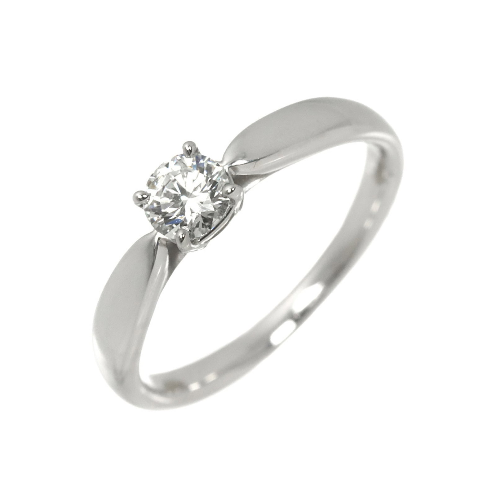 Tiffany Band Ring Platinum 950: Tiffany Band Ring Platinum 950 Platinum band ring from Tiffany, featuring 950 platinum material and available in US size 4. This elegant ring showcases the brand's signature style with its sleek