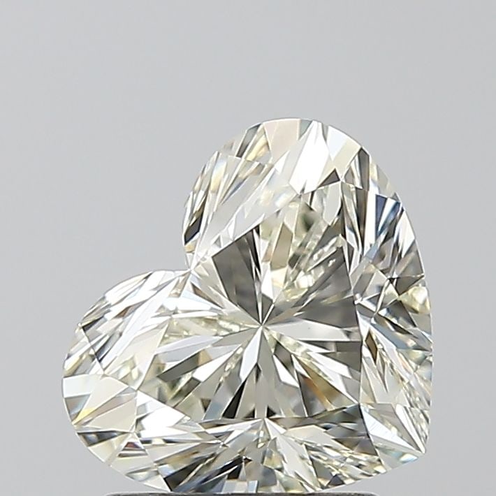 HRD Heart 1.7ct K VVS2 - Loose Natural Diamond: HRD Heart 1.7ct K VVS2 - Loose Natural Diamond 1.7ct K VVS2 - A stunning natural diamond, certified by the HRD, boasts exceptional clarity and cut quality in its EX polished state. With a VG symmetry 