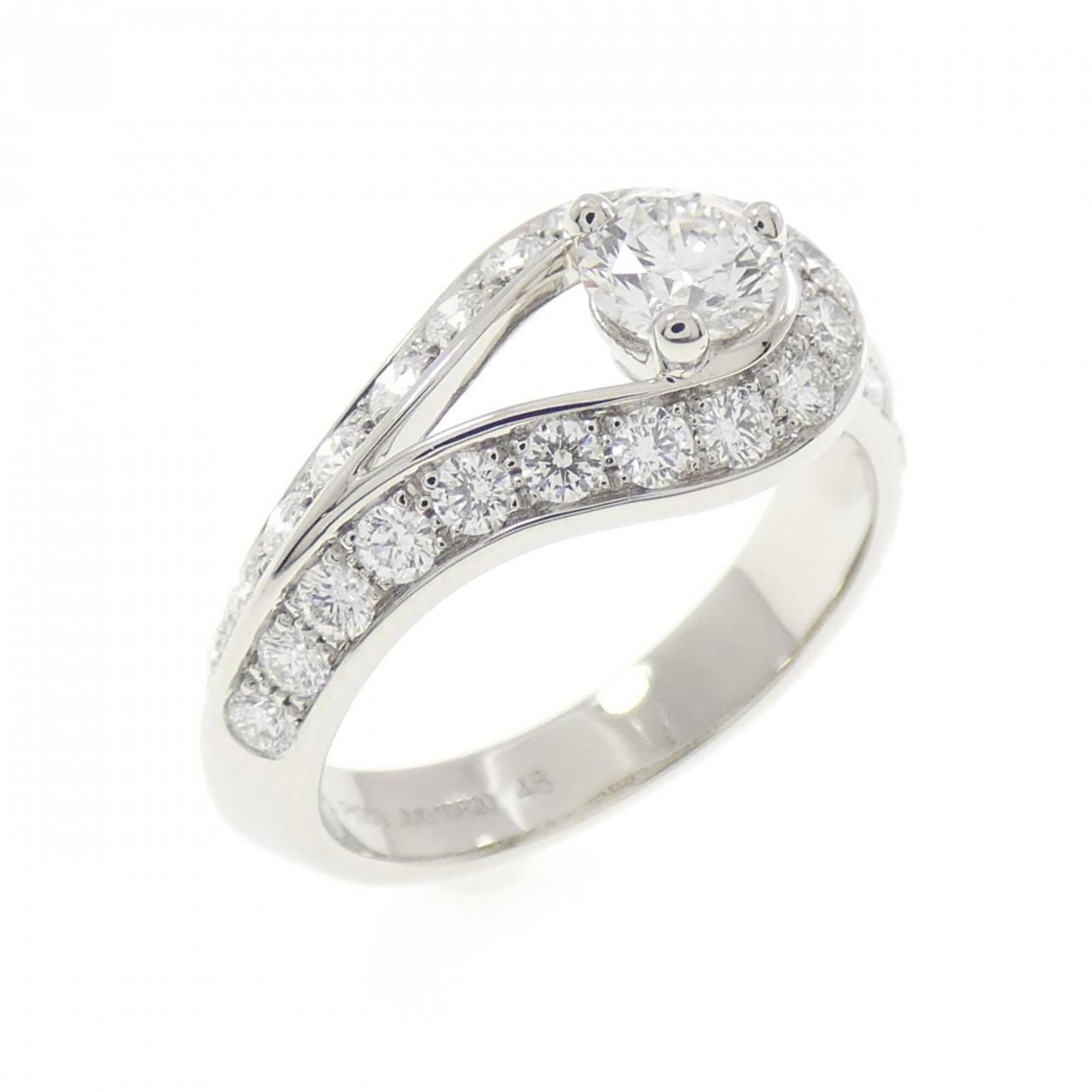 Van Cleef Arpels Ring 950 Platinum: Van Cleef Arpels Ring 950 Platinum 950 Platinum band ring from Van Cleef & Arpels, featuring a diamond weighing 0.30 carats and set in a sturdy 5.5g platinum construction. The ring boasts a sleek desi