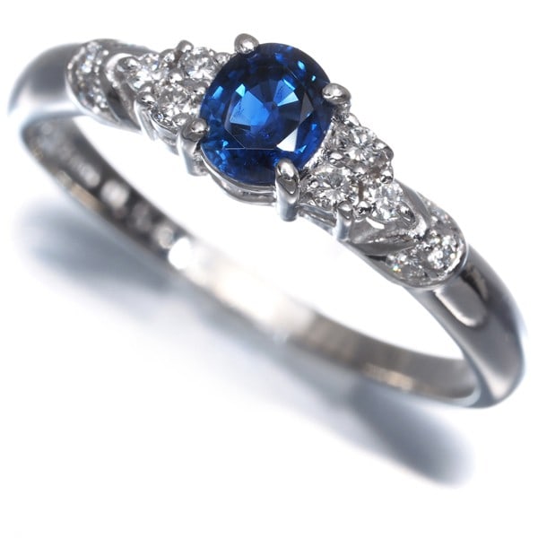 Tasaki Ring Sapphire 0.54Ct Diamond 0.11Ct Us7.75 900 Platinum: Tasaki Ring Sapphire 0.54Ct Diamond 0.11Ct Us7.75 900 Platinum Tasaki's 0.54ct Sapphire Ring features a stunning natural sapphire surrounded by a total of 0.11ct diamond, set in 900 platinum for maxim