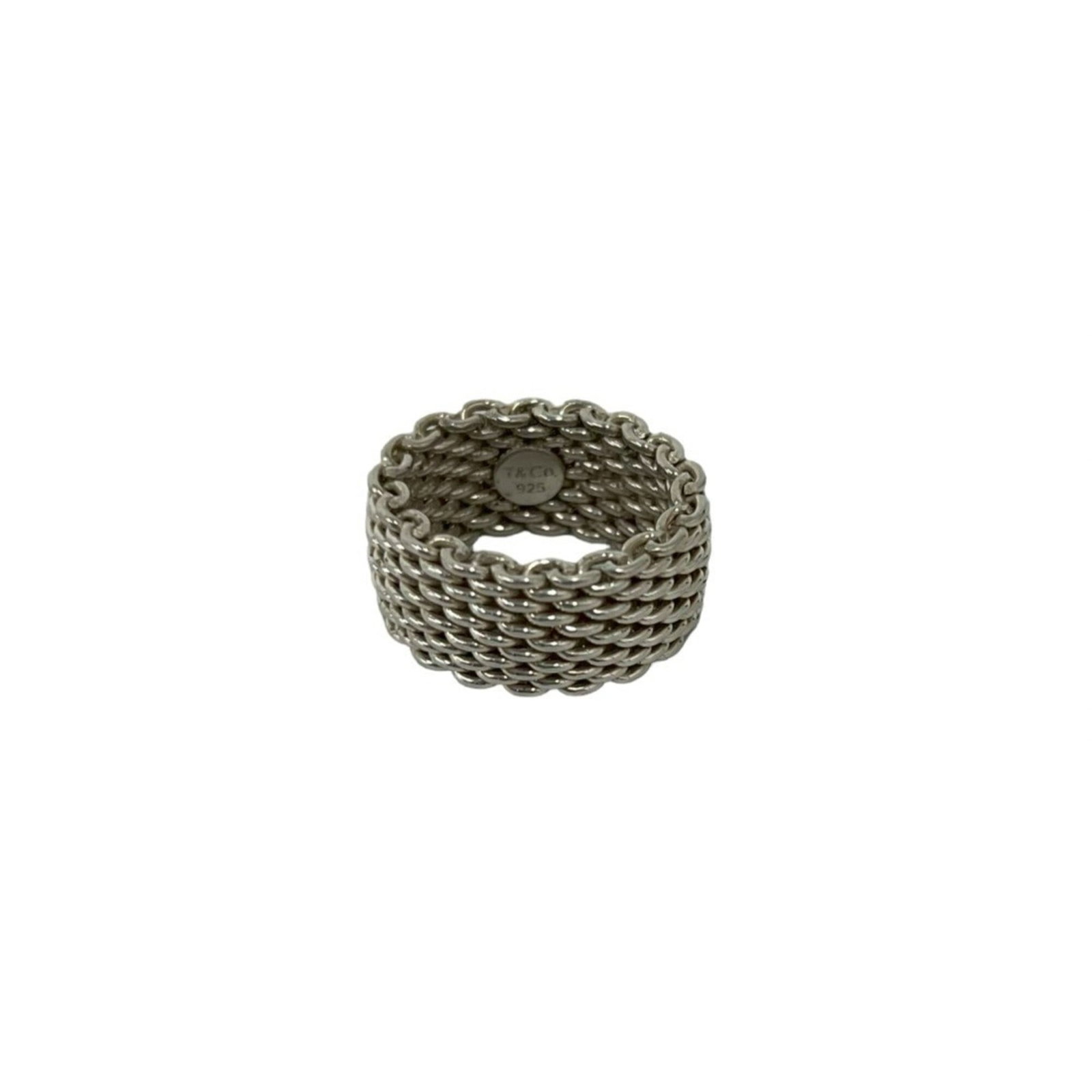 Silver band ring Tiffany 925: Silver band ring Tiffany 925 Silver band ring Tiffany 925 features a sleek, modern design made from high-quality silver. This women's band ring boasts a classic style with a US size 4.5 fit. Made from