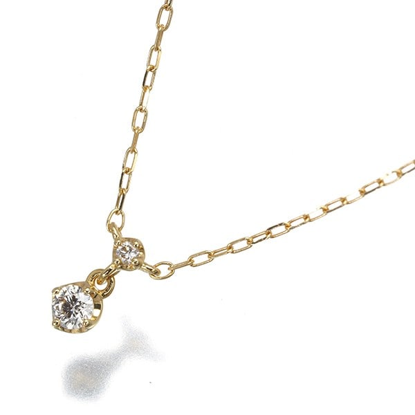 Diamond necklace yellow gold 18K 750: Diamond necklace yellow gold 18K 750 18k yellow gold necklace with a natural diamond pendant, weighing 1.0g, and featuring a pendant size of 7.0 x 3.2mm, available in lengths of 36cm or 40cm. This ele