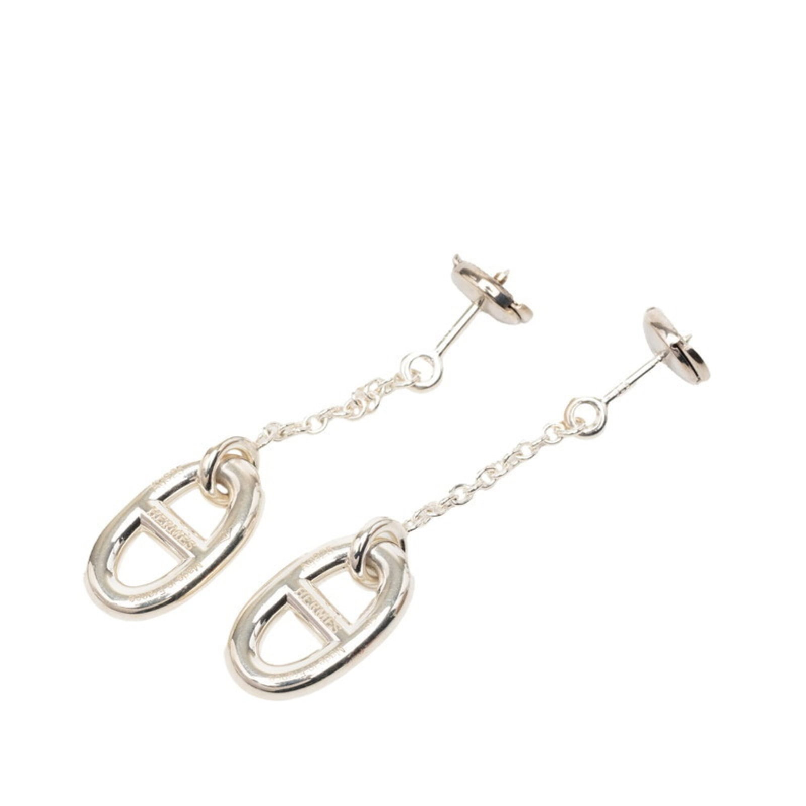 Hermes Silver 925 Chain Earrings: Hermes Silver 925 Chain Earrings Silver 925 Chain Earrings from Hermes, crafted with precision and attention to detail. These elegant earrings feature a sleek silver chain design that adds a touch of