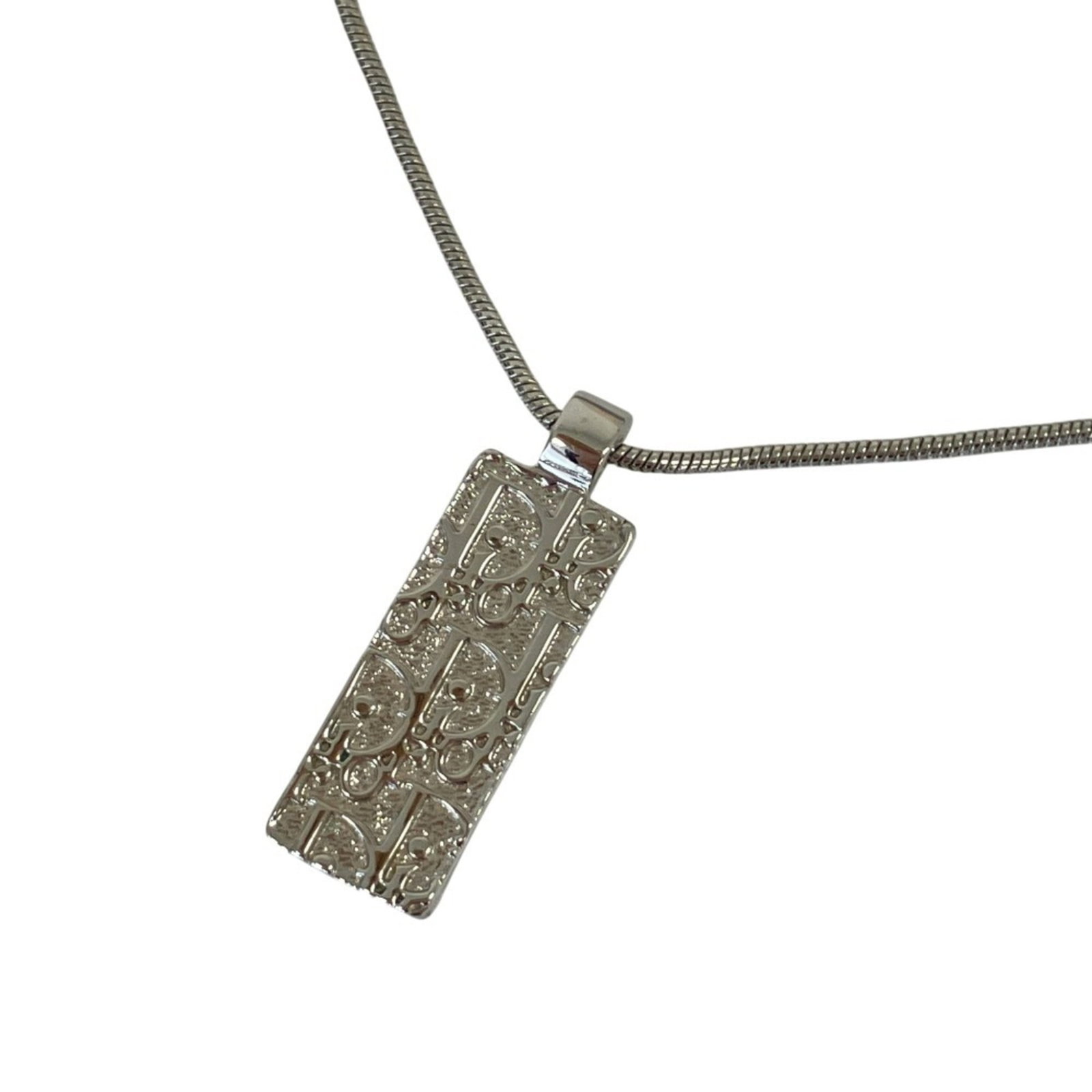 Christian Dior Vintage Trotter Rhinestone Necklace Silver Color Women'S: Christian Dior Vintage Trotter Rhinestone Necklace Silver Color Women'S Silver Trotter Rhinestone Necklace from Christian Dior's Vintage Collection features a striking rhinestone design, set against a