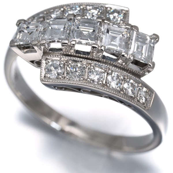 Platinum ring square diamond 0.73ct 0.29ct: Platinum ring square diamond 0.73ct 0.29ct Square-cut diamond adds elegance to this platinum ring, featuring a total of 1.02 carats of natural sparkle. The ring's 0.73ct square diamond and 0.29ct roun
