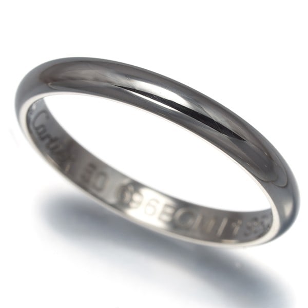 Platinum ring from Cartier 1895 Wedding Band 2.5Mm Eu50 950: Platinum ring from Cartier 1895 Wedding Band 2.5Mm Eu50 950 Cartier's iconic 1895 Wedding Band boasts a sleek, 2.5mm platinum band with a rich history dating back to the late 19th century. This exquis