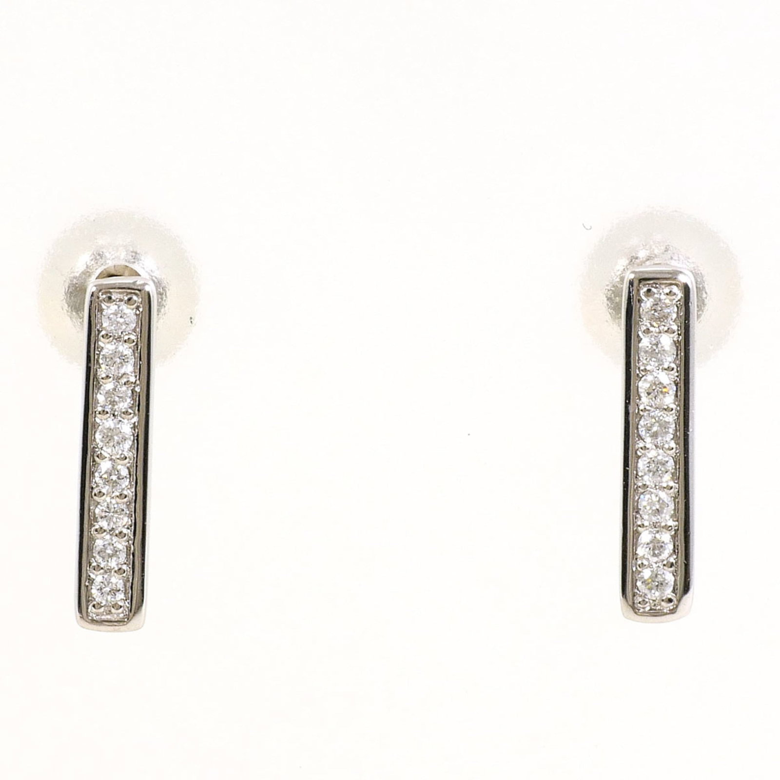 Platinum stud earrings unbranded: Platinum stud earrings unbranded Stud earrings made from platinum, featuring a diamond stone. Weighing in at 1.5g / 0.05oz and measuring 0.03 carats in weight, these earrings showcase the metal's luxu