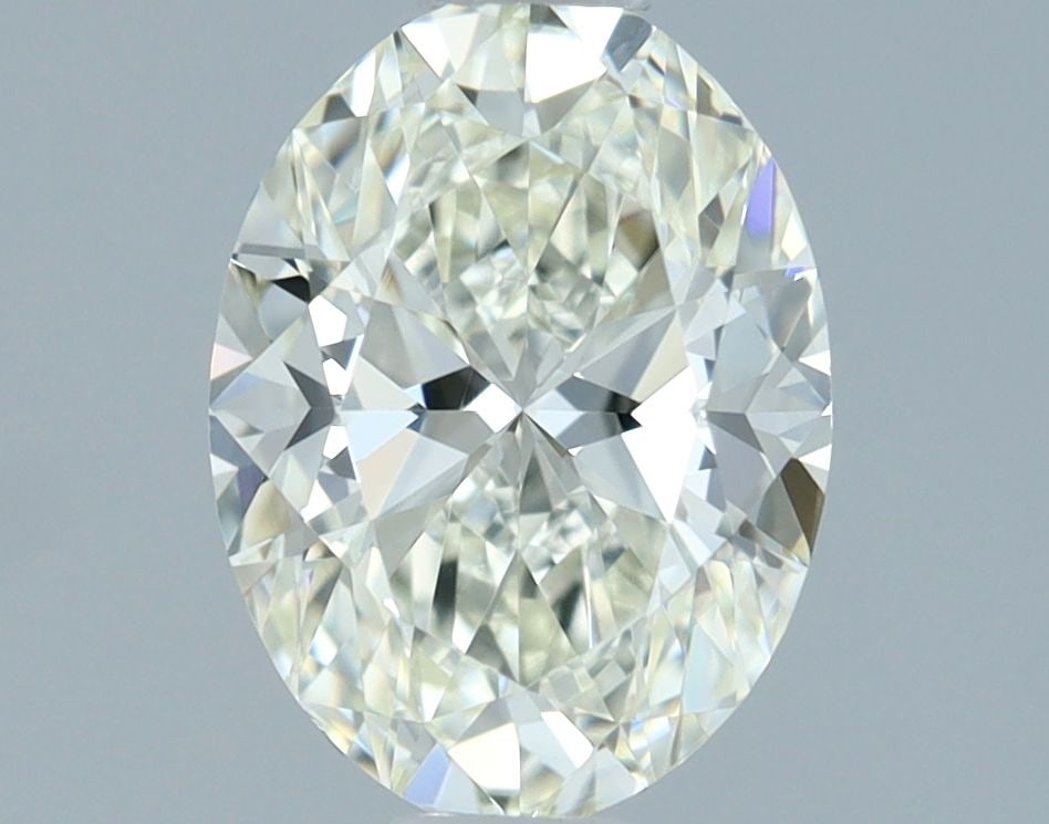 IGI Oval 0.9ct J VVS2 - Loose Natural Diamond: IGI Oval 0.9ct J VVS2 - Loose Natural Diamond The IGI Oval 0.9ct J VVS2 diamond boasts exceptional clarity and color, with its EX polish and symmetry showcasing its natural beauty. Certified by the In