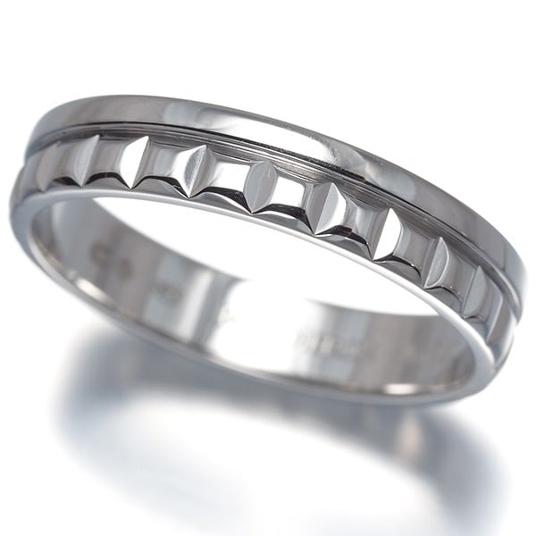Boucheron Ring Quatre Radiant Half Eu54 18K 750 White Gold: Boucheron Ring Quatre Radiant Half Eu54 18K 750 White Gold 18k white gold Boucheron Ring Quatre Radiant features a sleek band base with a width of 3.8mm, making it a stylish addition to any jewelry co