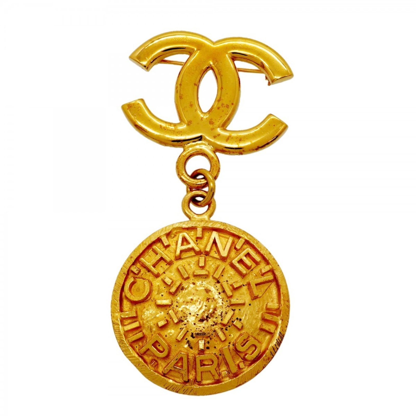 Chanel Brooch Gold Plating: Chanel Brooch Gold Plating Gold plating gives this Chanel brooch its luxurious look, while its compact size makes it easy to attach and detach. The gold plating material provides a durable finish that