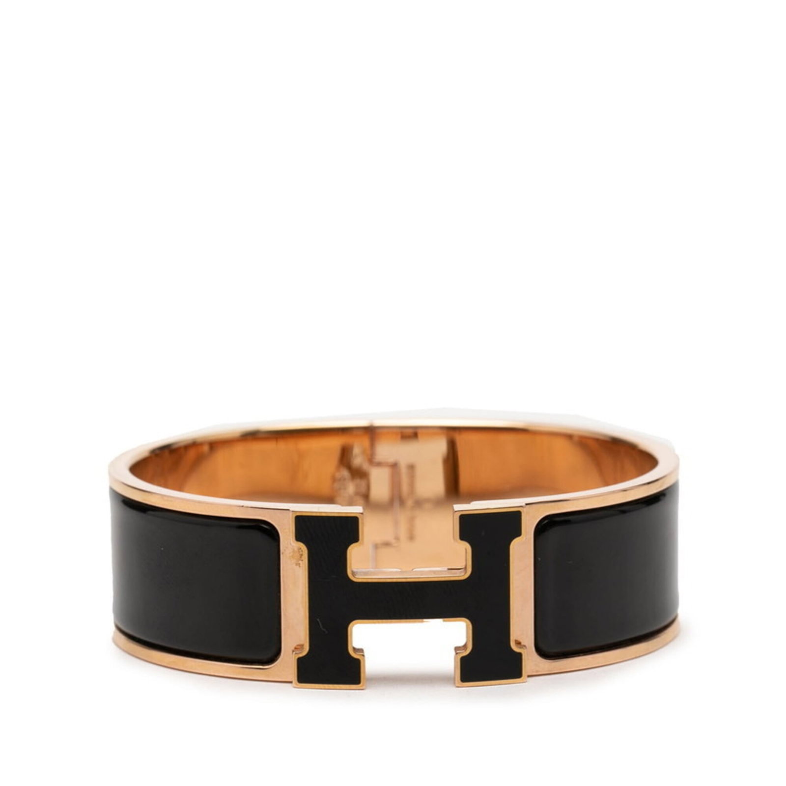 Hermes Charm Bracelet Enamel Gold Plating: Hermes Charm Bracelet Enamel Gold Plating Enamel gold plating adds a touch of luxury to this Hermes charm bracelet, available in black and gold. Measuring 17cm in length, the intricate design features
