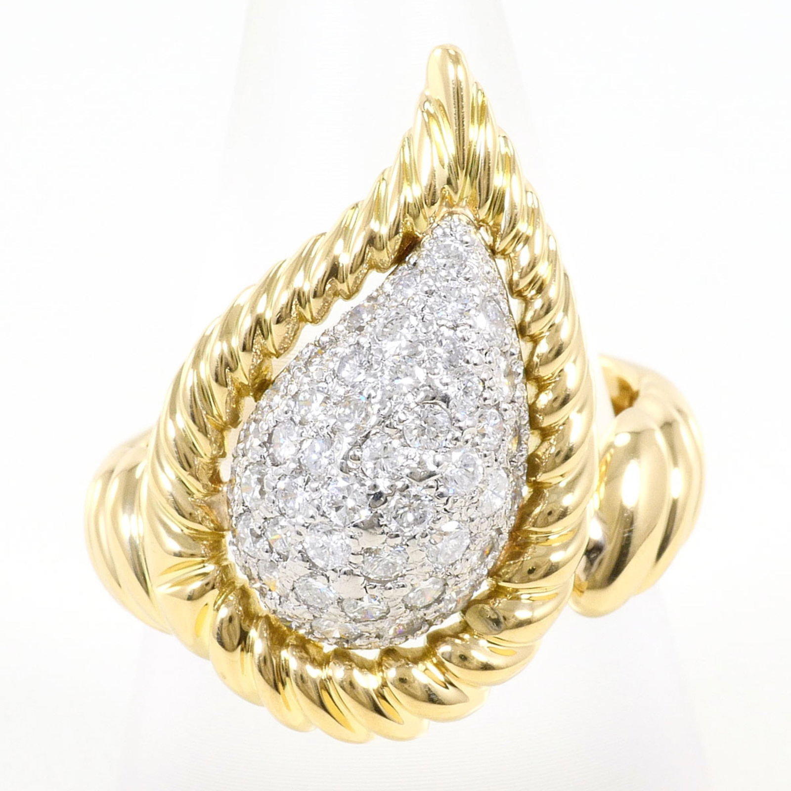 Unbranded Platinum Gold 18K Yellow Ring Band: Unbranded Platinum Gold 18K Yellow Ring Band Unbranded Platinum Gold 18K Yellow Ring Band features a striking combination of platinum and yellow gold, with a 25mm width that adds a touch of elegance