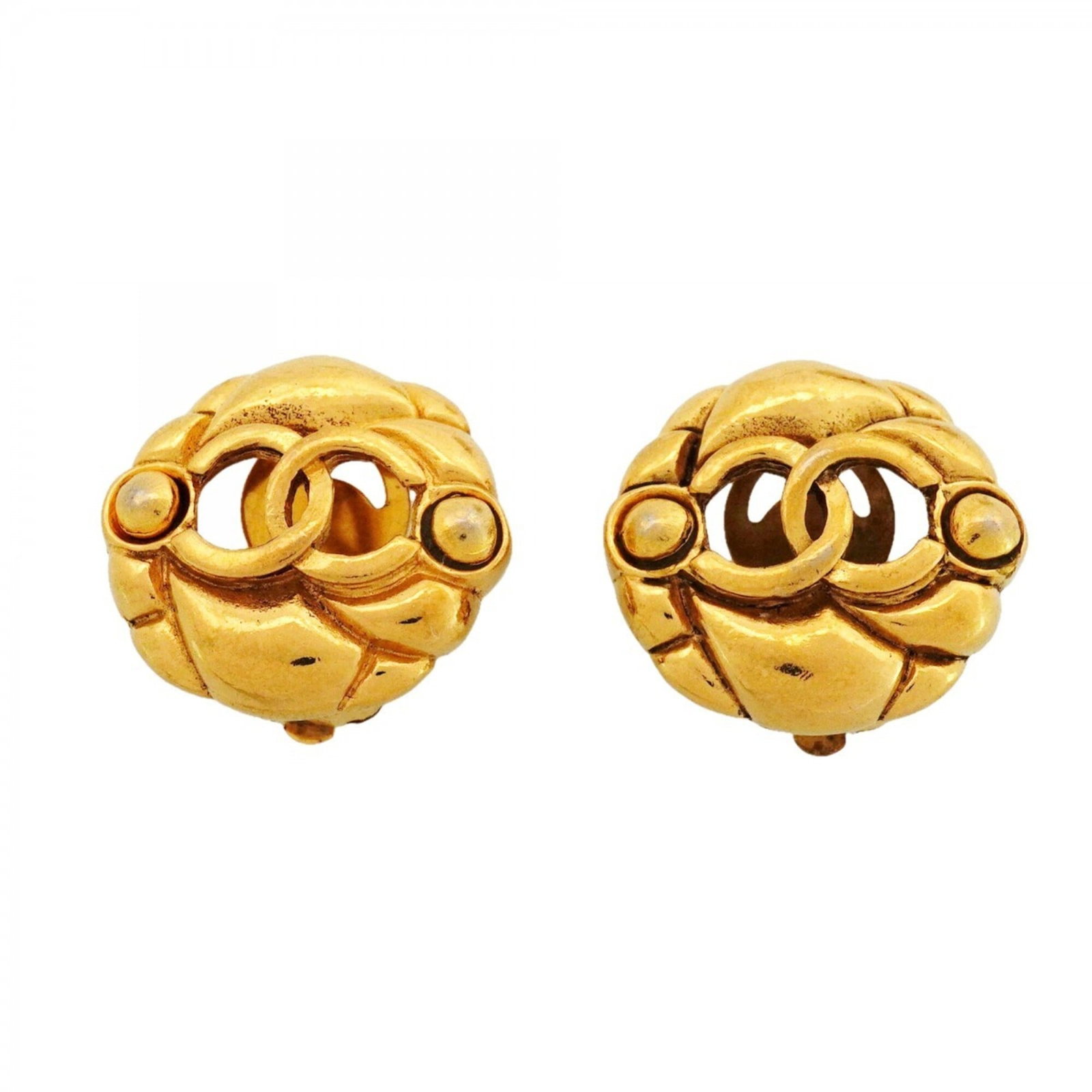 Chanel Clip Earrings Gold Plating: Chanel Clip Earrings Gold Plating Gold plating gives these Chanel clip earrings a luxurious touch, while their compact size makes them easy to wear. Measuring 22mm x 23.3mm, they are designed for a su