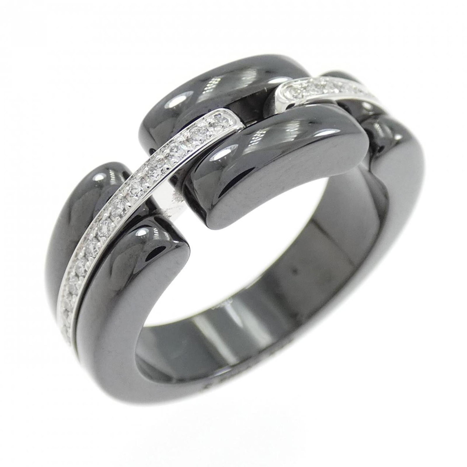 White Gold 18k Ceramic Ring Band Chanel: White Gold 18k Ceramic Ring Band Chanel White Gold 18k Ceramic Ring Band Chanel features a stunning ceramic design paired with white gold (18K) and adorned with a diamond. This elegant band ring boast