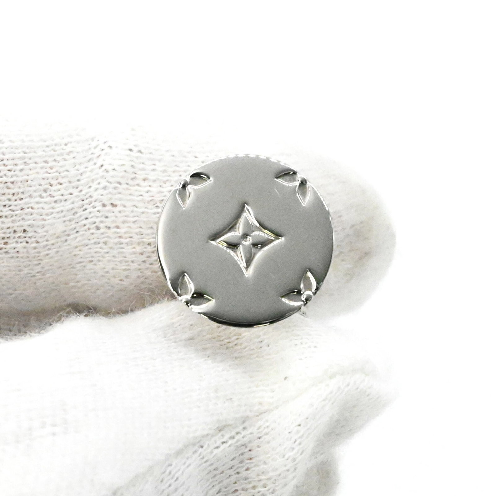 Louis Vuitton Button Stud - 12