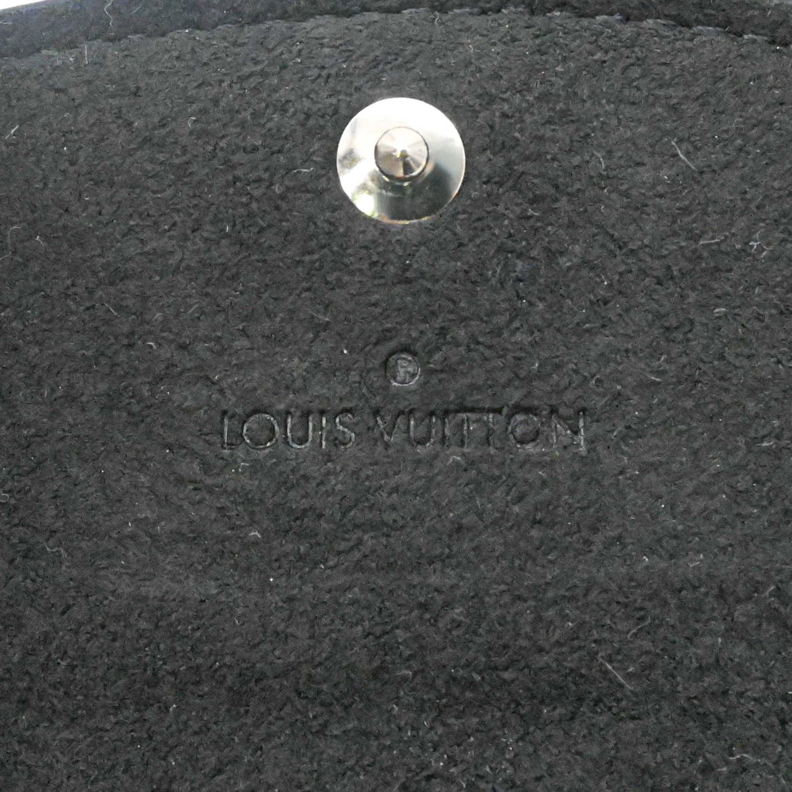 Louis Vuitton Button Stud - 18