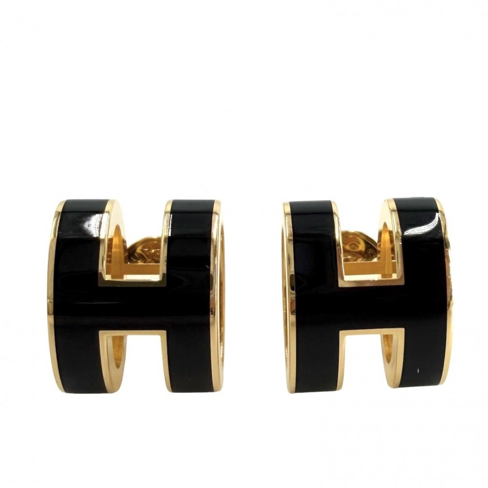 Hermes earrings stud: Hermes earrings stud Stud earrings from the renowned French fashion house Hermes, crafted in black and gold. Measuring 11mm x 9mm x 7mm, these elegant earrings are a compact yet sophisticated accessor