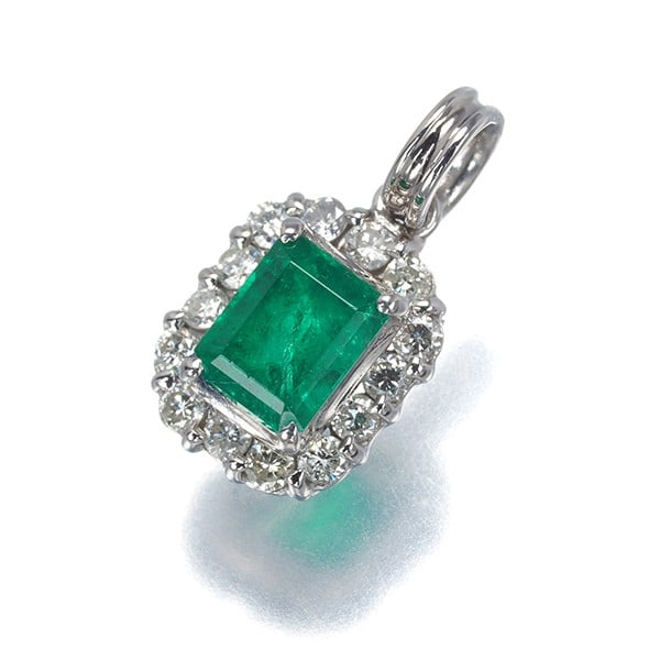 Emerald 0.50Ct Diamond 0.18Ct Pendant 900 Platinum: Emerald 0.50Ct Diamond 0.18Ct Pendant 900 Platinum The 0.50ct emerald diamond pendant boasts a stunning natural emerald stone, set in 900 platinum metal for maximum durability and luxury feel. The
