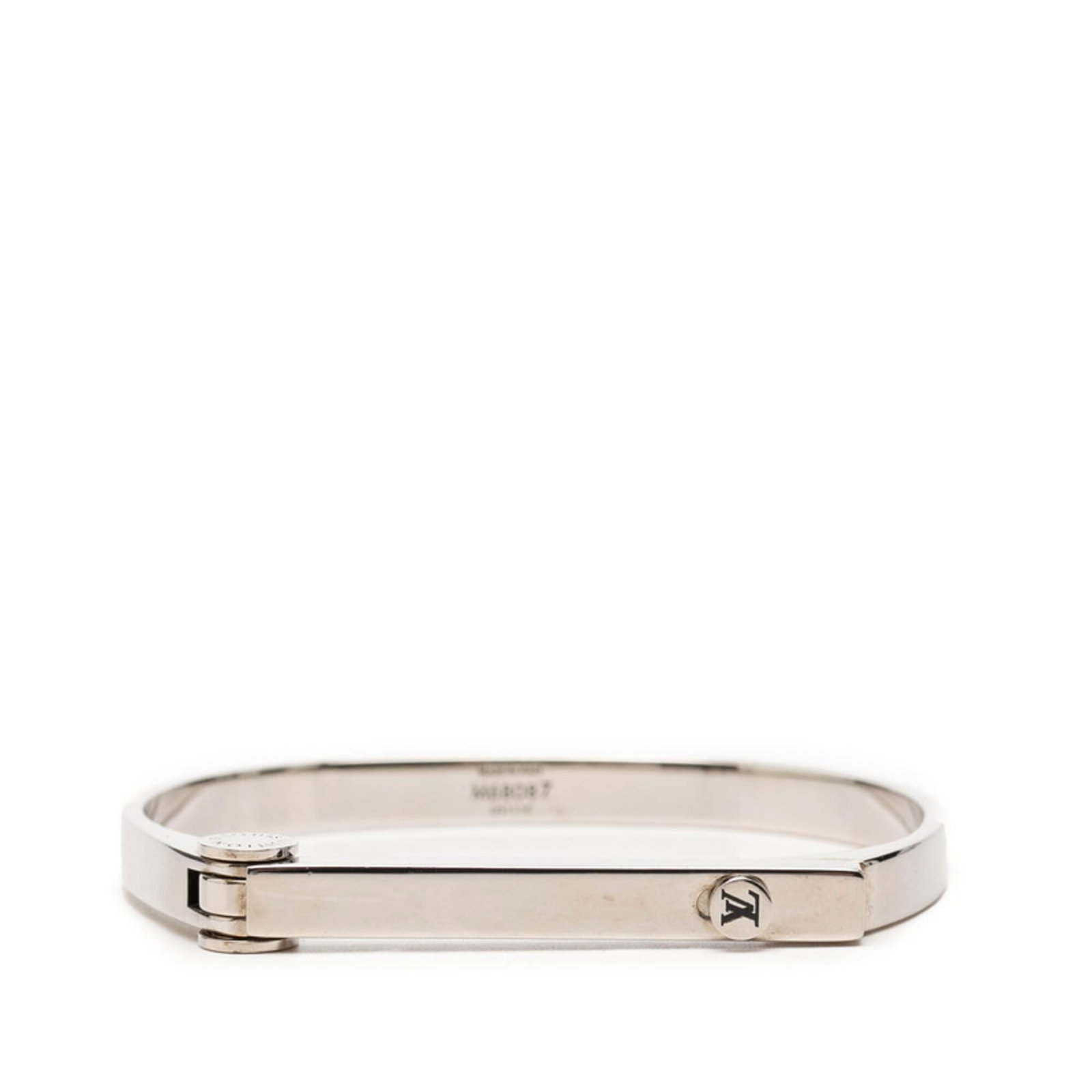 Louis Vuitton Charm Bracelet Metal: Louis Vuitton Charm Bracelet Metal Silver Louis Vuitton charm bracelet with a length of 18.5cm, featuring metal material and a classic design. This charm bracelet from Louis Vuitton MPN M68087 is a