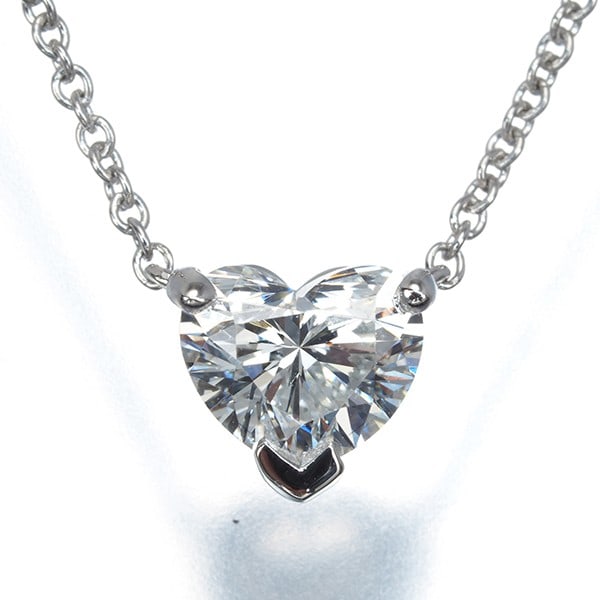 Diamond necklace diamond 0.7ct solitaire heart-shaped 950 platinum: Diamond necklace diamond 0.7ct solitaire heart-shaped 950 platinum Tiffany & Co.'s 950 platinum diamond solitaire heart-shaped pendant necklace boasts a stunning 0.7ct natural diamond, carefully set i