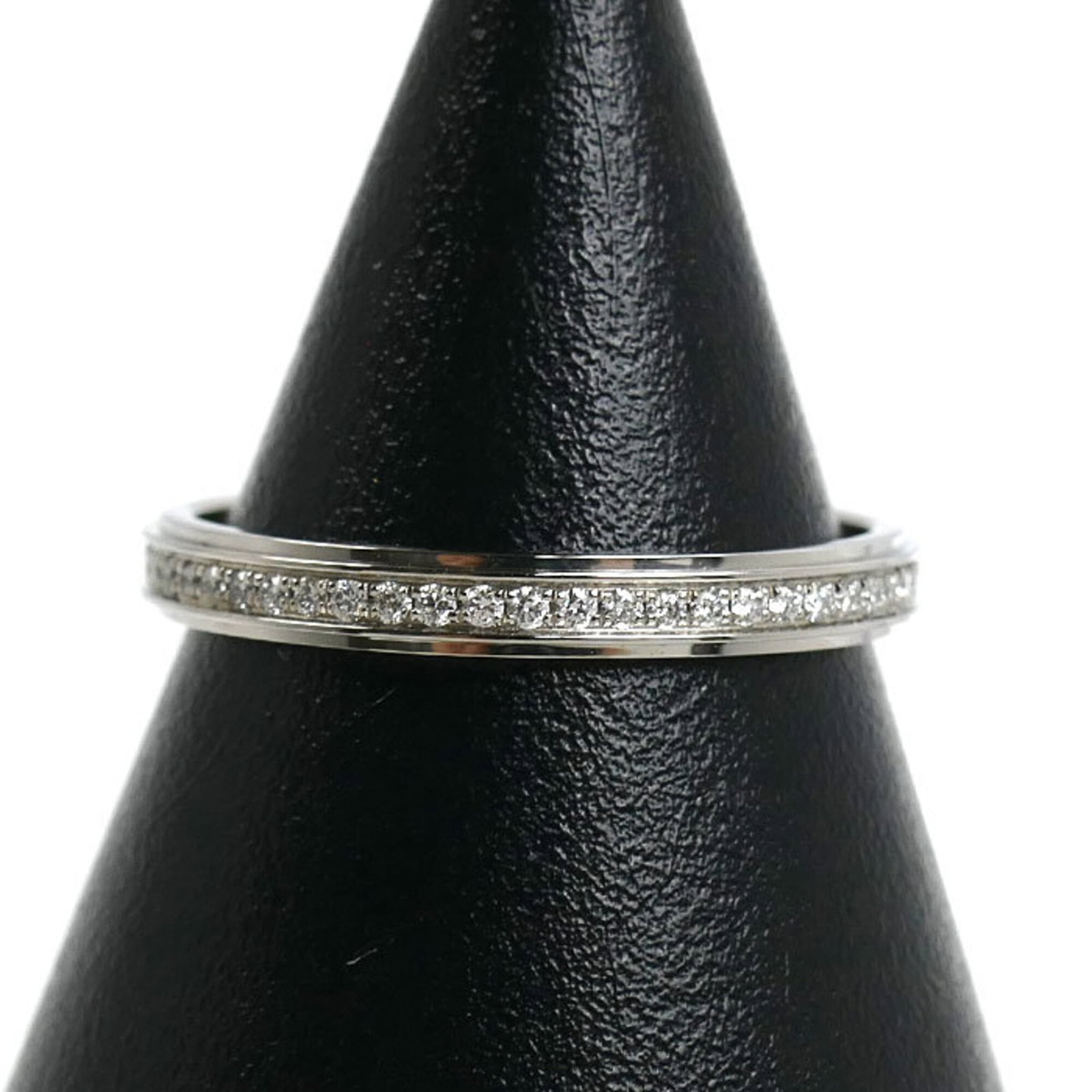 Cartier Band Ring Platinum 950: Cartier Band Ring Platinum 950 Platinum 950 Cartier band ring with diamond stone, available in US size 5 and featuring the brand's signature style. This elegant piece showcases the luxury of platinum