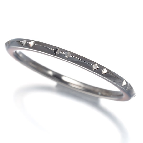 Tiffany&Co. Ring Tiffany True Us6 950 Platinum: Tiffany&Co. Ring Tiffany True Us6 950 Platinum Tiffany & Co. platinum ring features a sleek design with a US6 size and 1.4mm width, crafted from 950 platinum metal for durability and luxury feel.