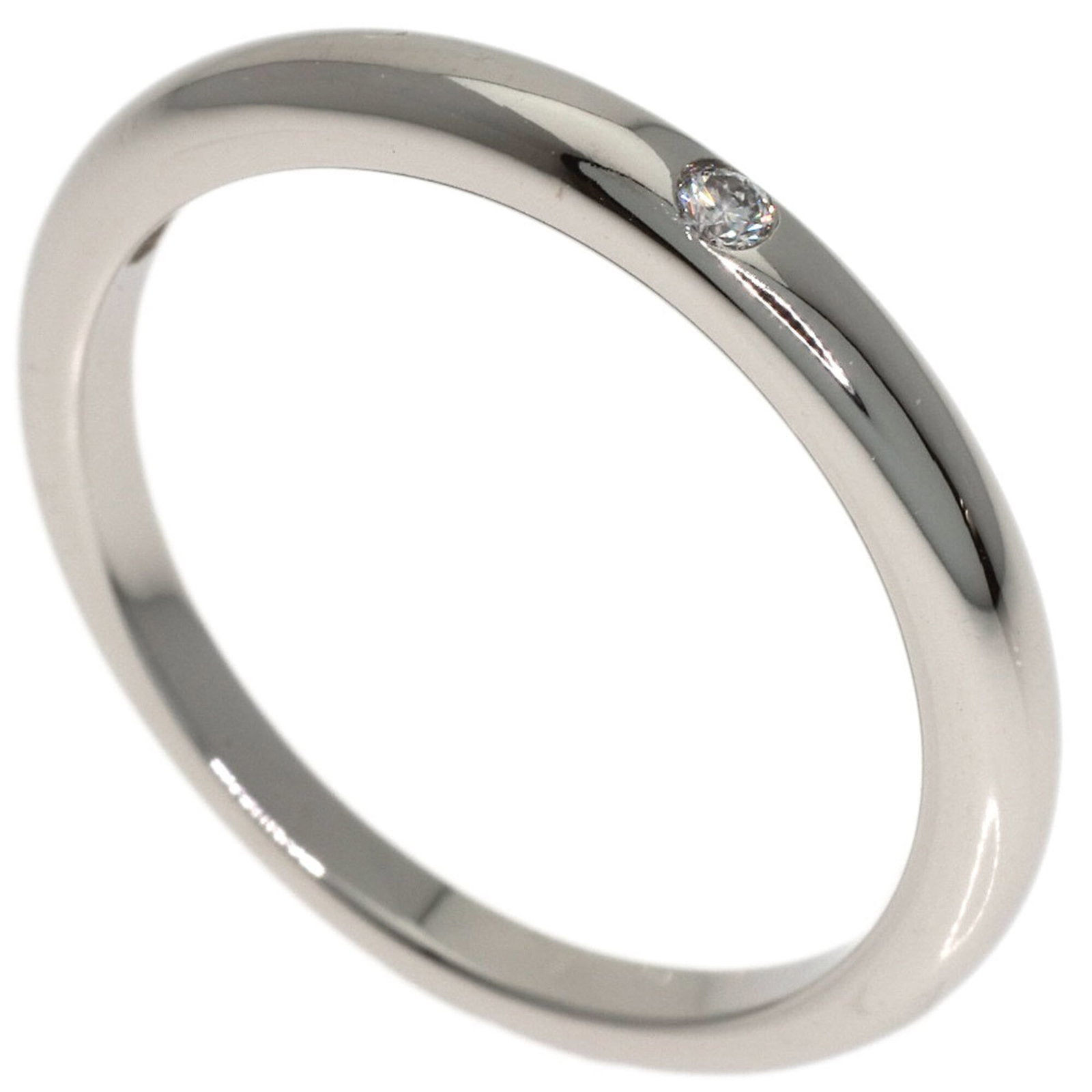 Bvlgari Band Ring Platinum 950: Bvlgari Band Ring Platinum 950 Platinum 950 Bvlgari Band Ring features a diamond stone and a US size 5.5 design, showcasing the luxury brand's attention to detail in its high-end jewelry pieces. Made