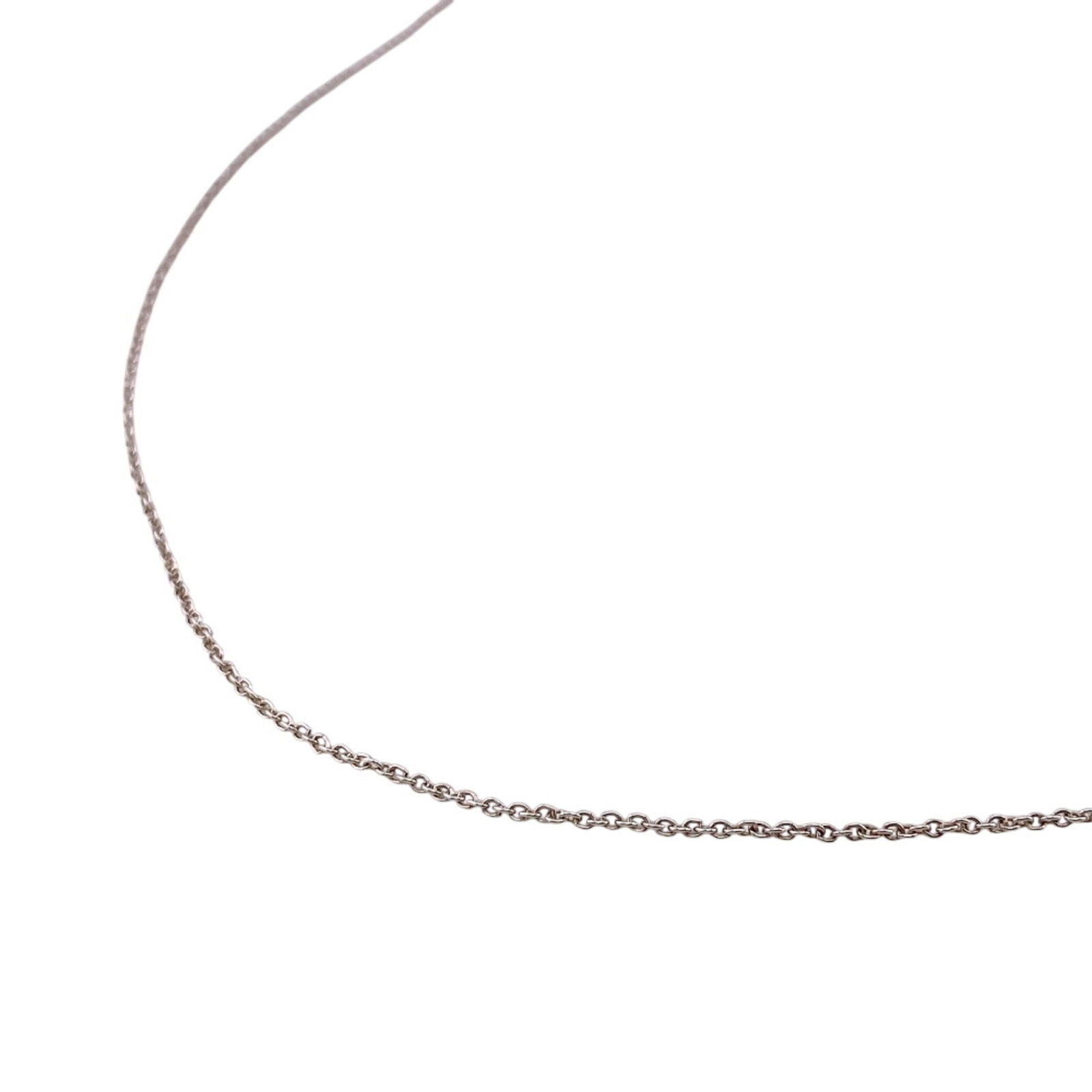 Tiffany Co Tiffany Silver Long Necklace Jewelry Chain: Tiffany Co Tiffany Silver Long Necklace Jewelry Chain Tiffany Co's Tiffany Silver Long Necklace Jewelry Chain boasts a sleek, silver design with a 30 cm circumference, perfect for adding a touch of el
