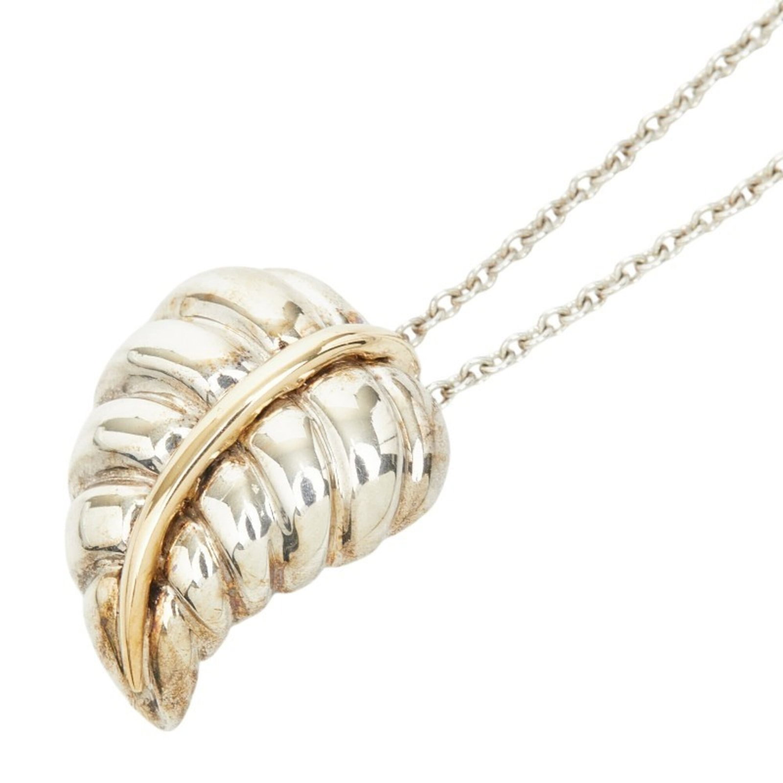 Tiffany & Co. Leaf Motif Chain Pendant Necklace Sv925 Sterling Silver 18K Yellow Gold (750) Women'S.: Tiffany & Co. Leaf Motif Chain Pendant Necklace Sv925 Sterling Silver 18K Yellow Gold (750) Women'S. Sterling silver and 18K yellow gold come together in this elegant Tiffany & Co. leaf motif chain