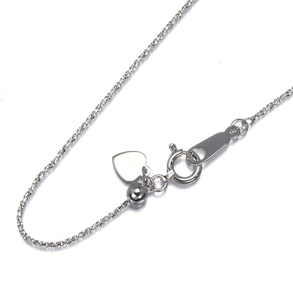 White 18K 750 Gold 45Cm Five Necklace: White 18K 750 Gold 45Cm Five Necklace 18k white gold chain necklace, measuring 45cm in length with an adjustable extender for a customizable fit. The delicate 0.8mm wide chain features a sturdy clasp 