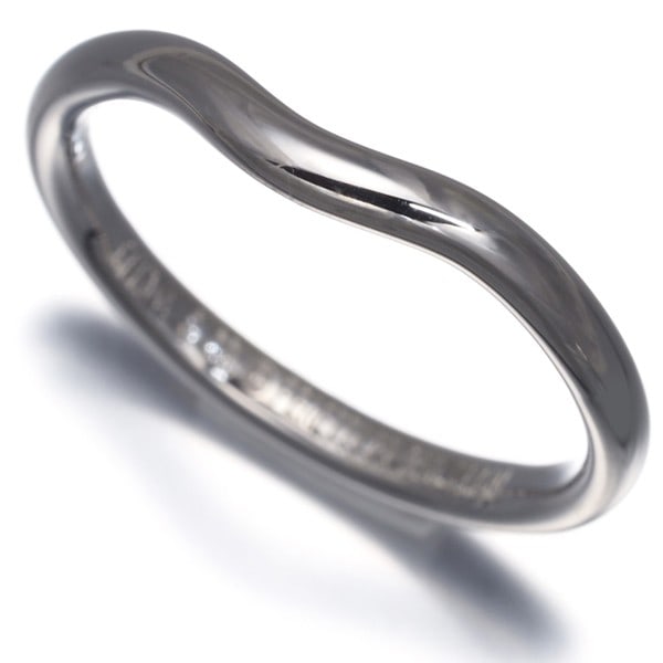 Platinum Ring Curved Band 950 Us5.25-5.5 By Tiffany&Co: Platinum Ring Curved Band 950 Us5.25-5.5 By Tiffany&Co Tiffany & Co.'s platinum ring features a curved band with a metal purity of 950, making it a durable and long-lasting choice. This elegant design