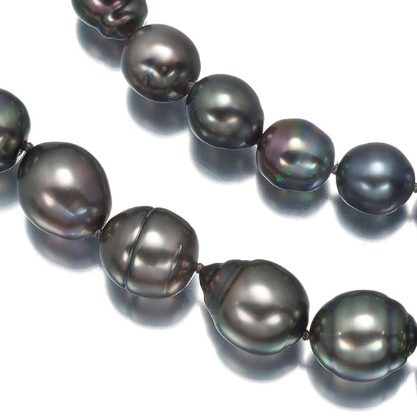 Pearl South Sea Baroque Silver 8.3-10.8Mm Tasaki Necklace: Pearl South Sea Baroque Silver 8.3-10.8Mm Tasaki Necklace The TASAKI Pearl South Sea Baroque Silver necklace boasts an impressive range of sizes, spanning from 8.3 to 10.8mm, showcasing the luster and