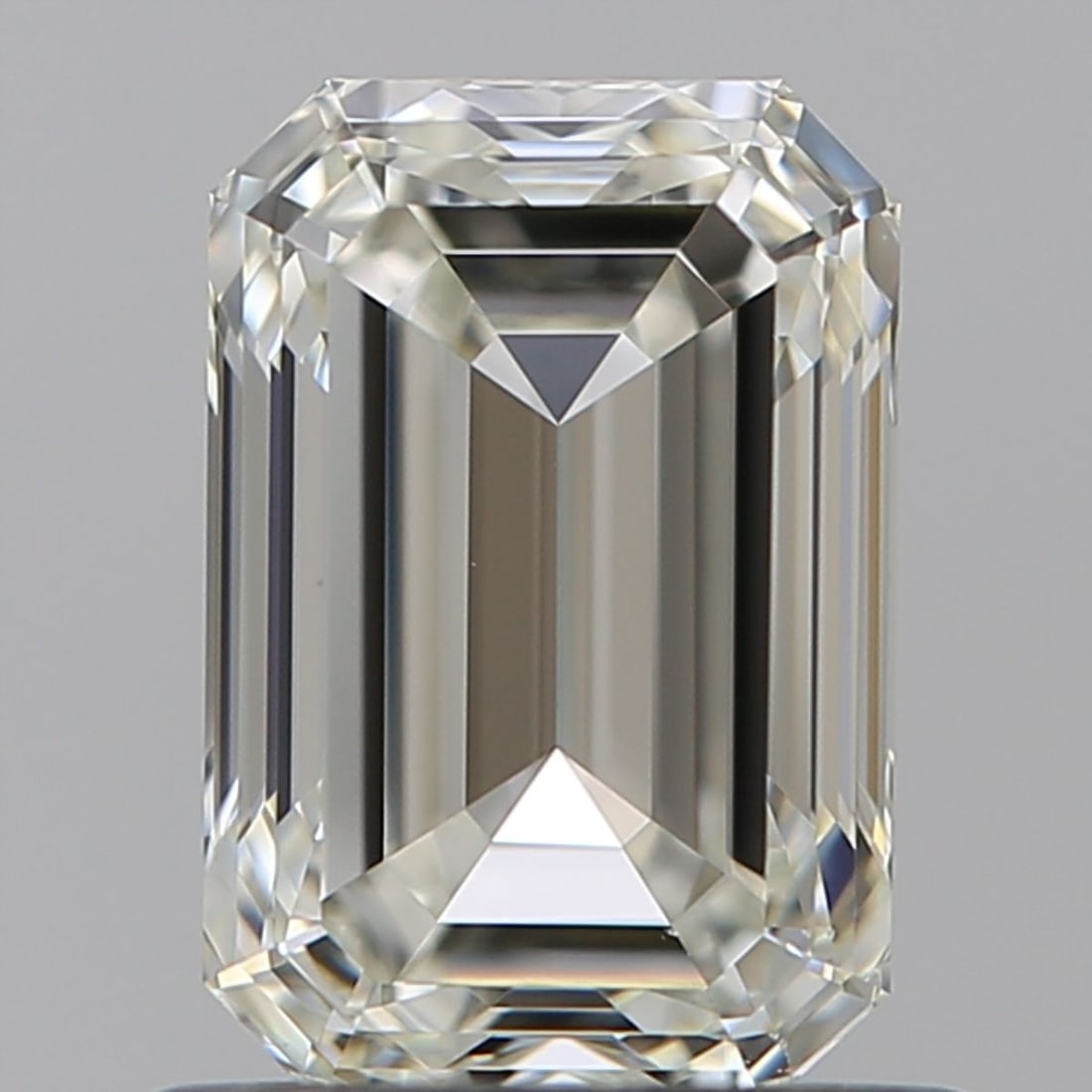 IGI Emerald 1.0ct I VVS2 - Loose Natural Diamond: IGI Emerald 1.0ct I VVS2 - Loose Natural Diamond 1.0ct IGI Emerald natural diamond, certified as VVS2 clarity and cut to EX polish and symmetry, boasts exceptional luster with a color grade of I. Item