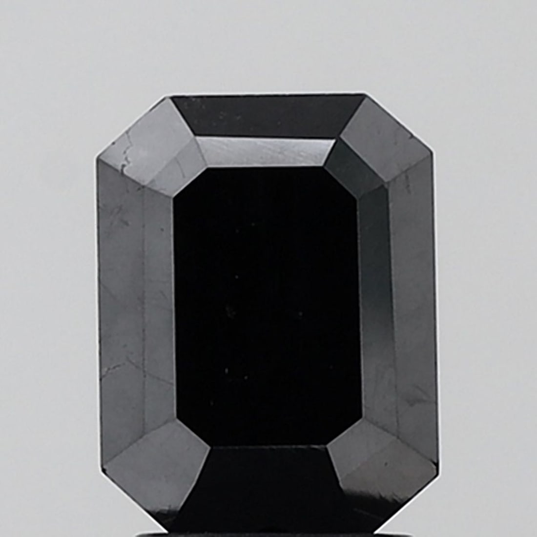 Emerald 2.37ct Black VVS2 - Loose Natural Diamond: Emerald 2.37ct Black VVS2 - Loose Natural Diamond 2.37 carat black diamond with exceptional clarity and polish, boasting an EX symmetry and EX polish, making it a standout among its peers. Its VVS2