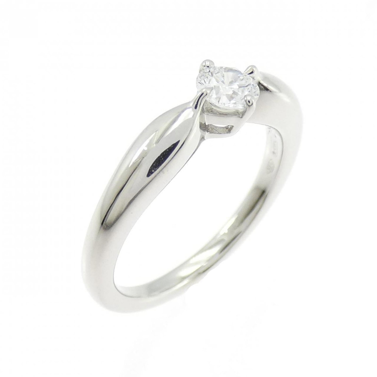 Bvlgari Band Ring Platinum 950: Bvlgari Band Ring Platinum 950 Platinum 950 Bvlgari Band Ring features a stunning diamond weighing 0.21 carats, graded D for color and VS1 for clarity, set in a sleek platinum band. This elegant ring 