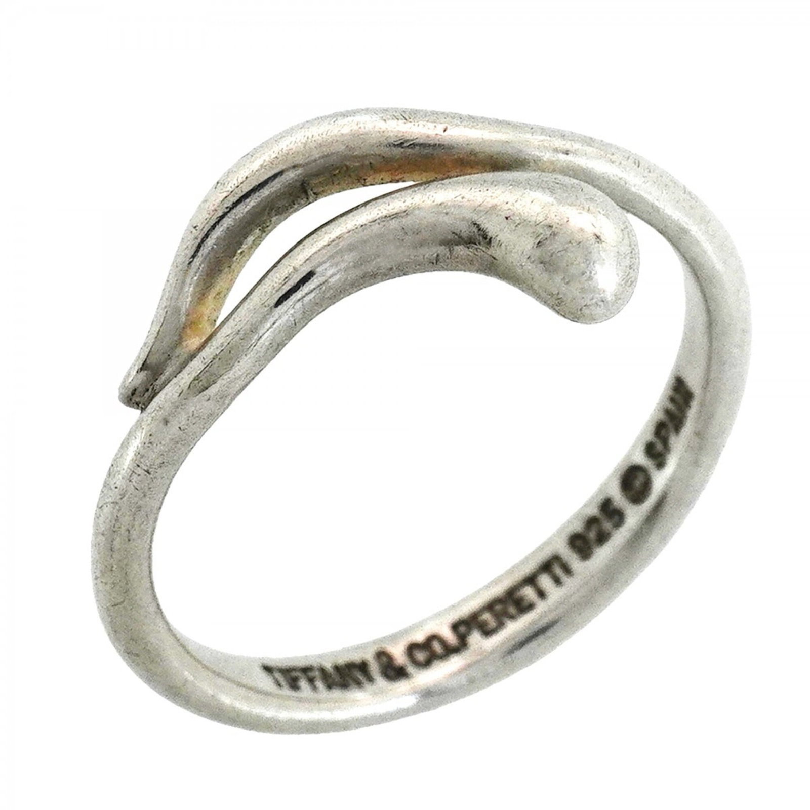 Silver band ring Tiffany 925: Silver band ring Tiffany 925 Silver band ring Tiffany 925, US size 6. This sterling silver ring features the iconic Tiffany brand and is made from high-quality 925 silver. A simple yet elegant design