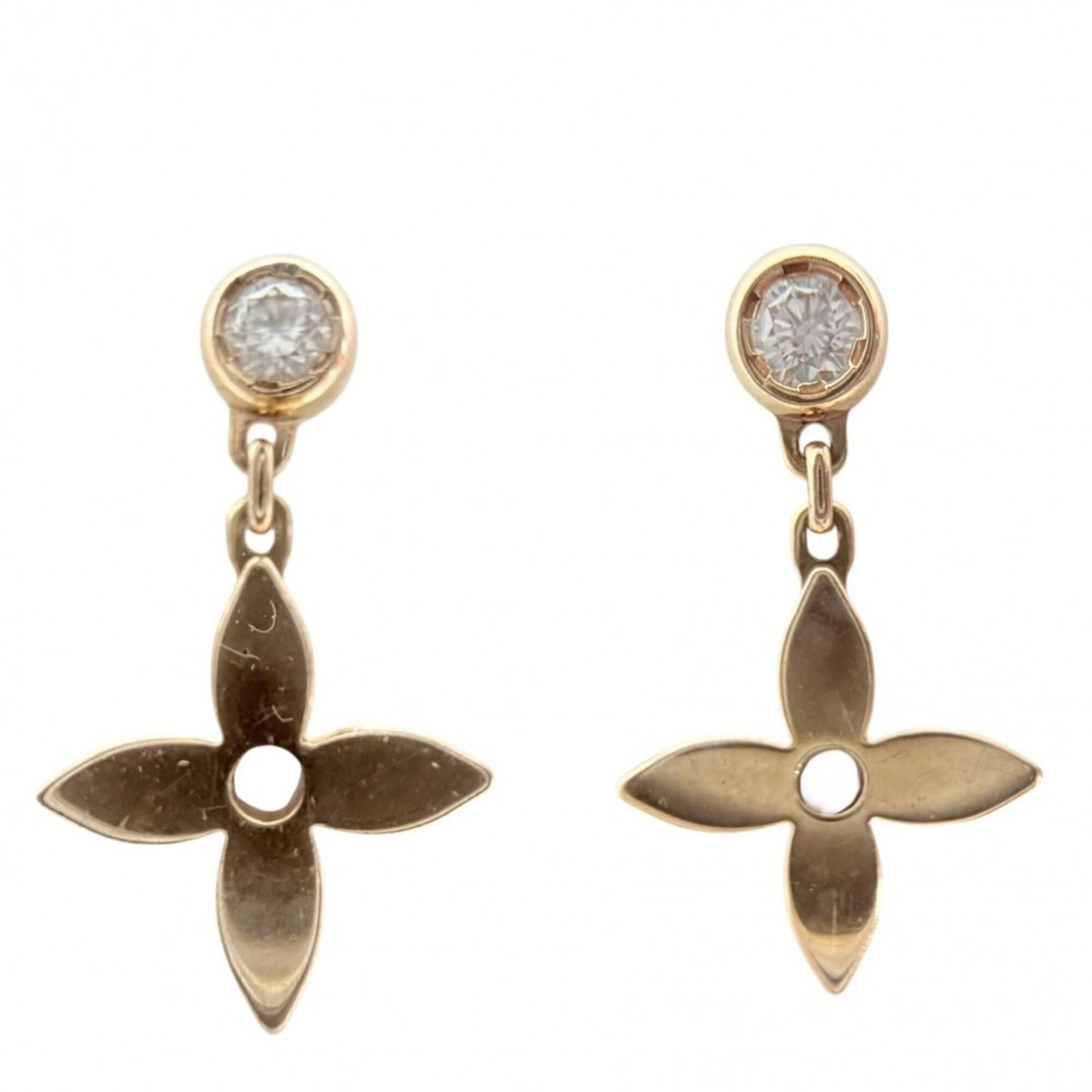 Pink Gold Louis Vuitton Stud Earrings 18k: Pink Gold Louis Vuitton Stud Earrings 18k Pink gold (18K) stud earrings from Louis Vuitton, measuring 14.00mm x 9.00mm x 1.50mm in size, featuring a distinctive pink hue and sleek design. These