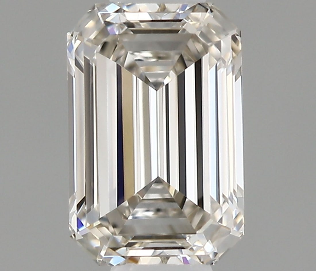 IGI Emerald 0.42ct H VVS1 - Loose Natural Diamond: IGI Emerald 0.42ct H VVS1 - Loose Natural Diamond 0.42ct IGI Emerald Cut Diamond with Exceptional Clarity and Polish, Measuring 5.31L x 3.53W x 2.29H, Certified by the International Gemological Instit
