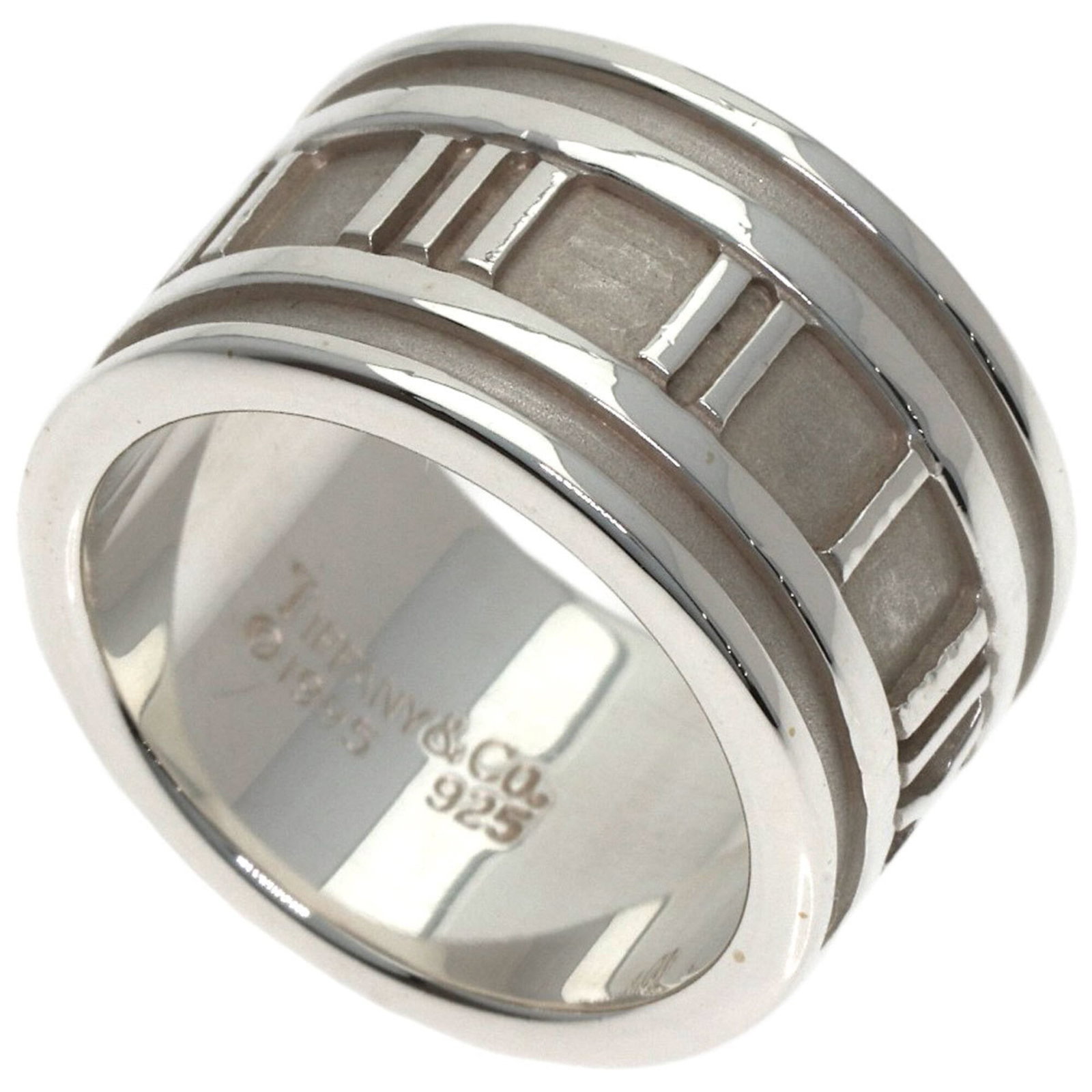 Tiffany Band Ring Silver: Tiffany Band Ring Silver Silver band ring from Tiffany's Atlas line, available in US size 6. This elegant design features the iconic Tiffany brand, crafted from high-quality silver for a sleek and sop