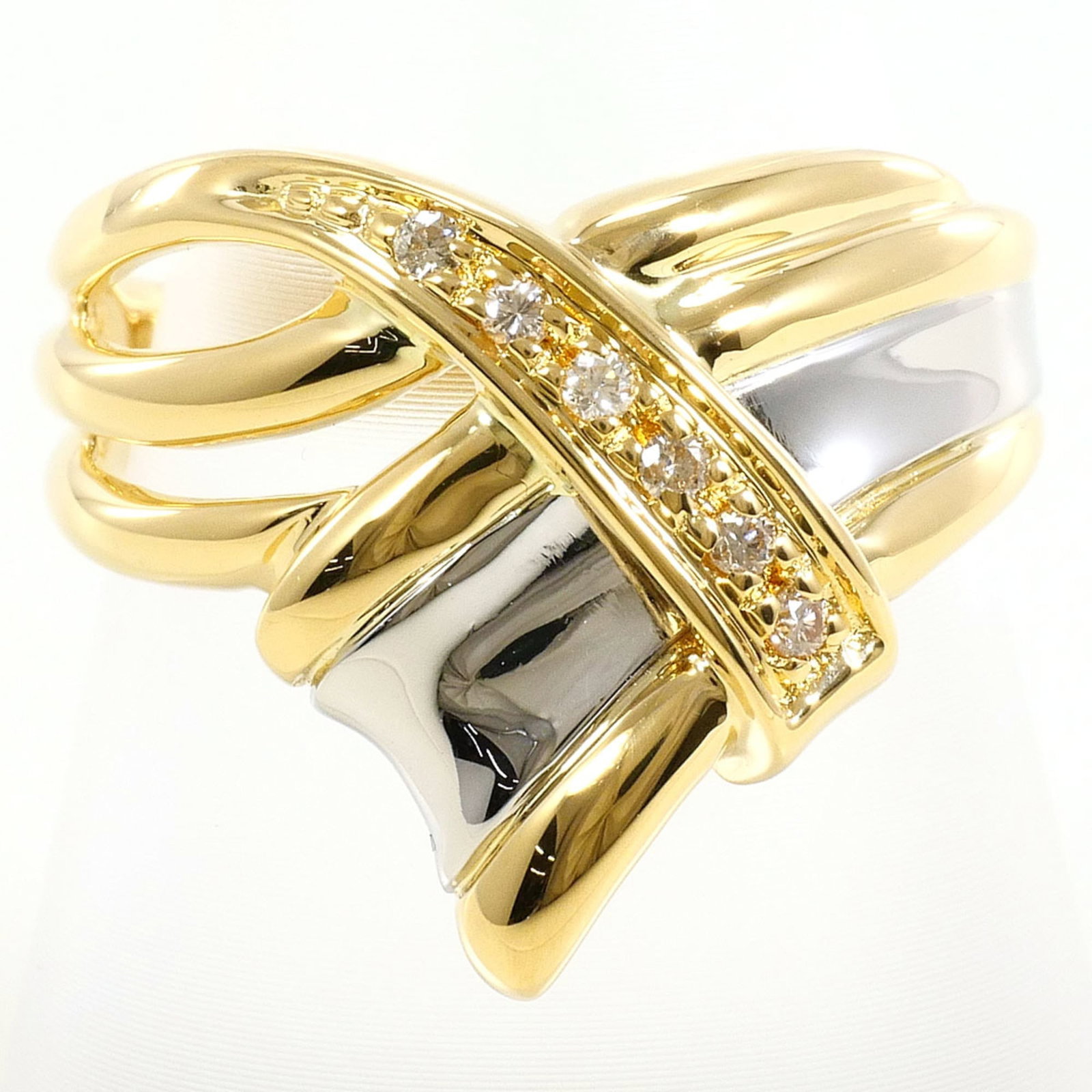 Unbranded Band Ring Platinum 850 Yellow Gold (18K): Unbranded Band Ring Platinum 850 Yellow Gold (18K) Unbranded band ring in platinum 850 yellow gold (18K) offers a sleek, modern design. The 0.08 carat diamond adds a touch of elegance to this 6 US siz