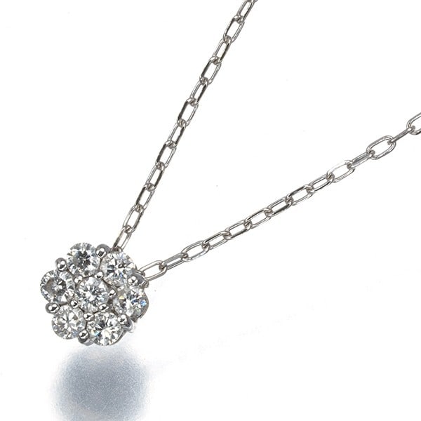 Diamond 0.20Ct Flower Necklace 10K 416 White Gold: Diamond 0.20Ct Flower Necklace 10K 416 White Gold The 0.20ct diamond pendant in 10K white gold is set on a delicate necklace, measuring 36-40cm in length. This natural style features a single diamond